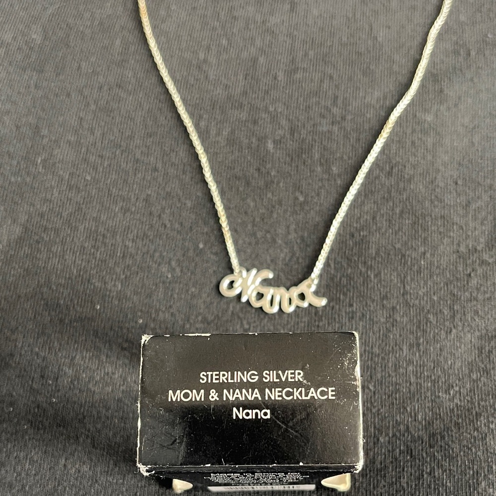 ๐๏ธ2/$40 - Avon Sterling Silver Nana Necklace - Picture 2 of 5